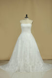 2024 New Arrival Scalloped Neck Wedding Dresses Tulle With Applique